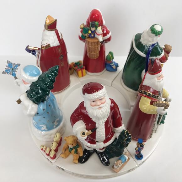The Danbury Mint Santas Around the World Centerpiece Set England Missing Staff - Picture 2 of 16